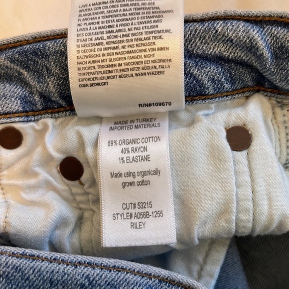 Riley High Waisted Crop Stretch Jean - Picture 6 of 6